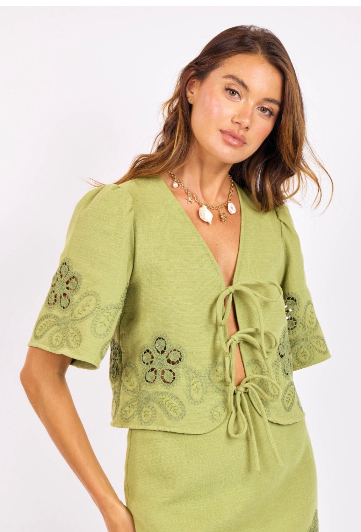 Floweret Embroidered Top